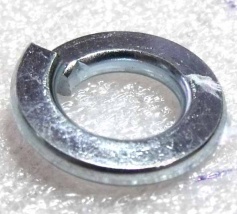 Шайба пружинная 8.2×3.2×2мм